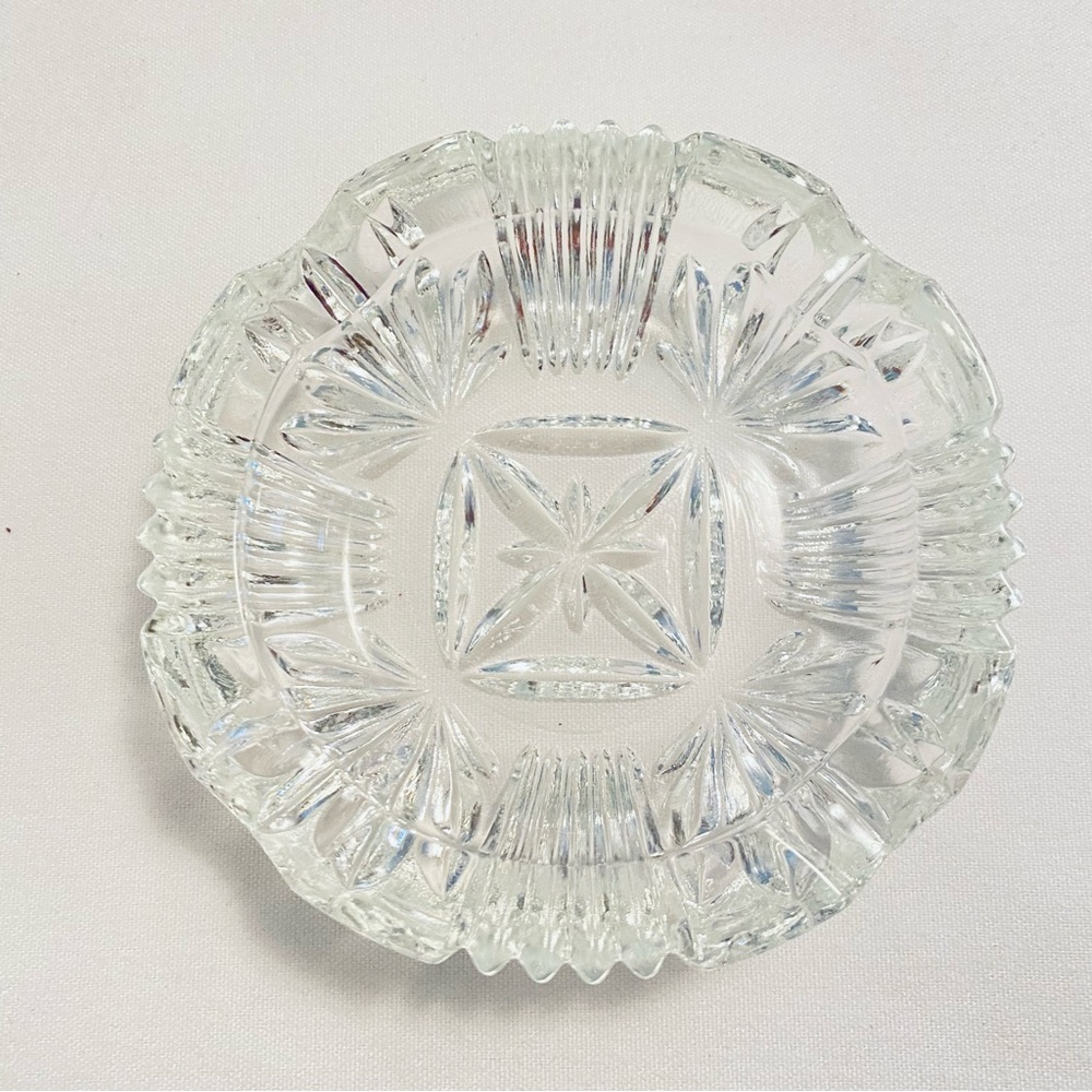 Federal Glass Georgetown Ashtrays Pressed Glass Vintage Set Of 2 - Picture 4 of 4